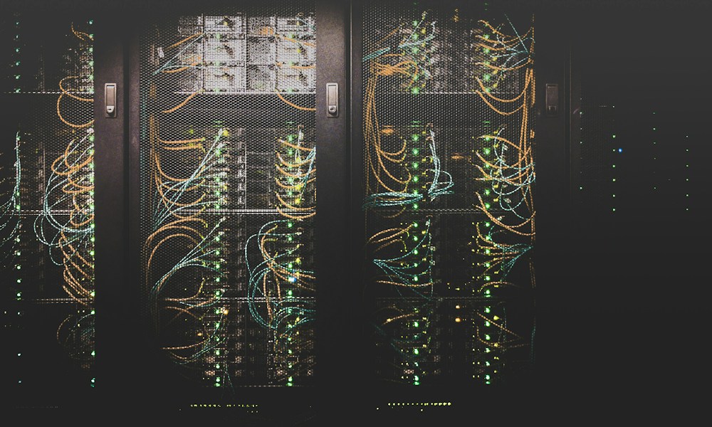 Kỹ sư IT Helpdesk SAIGON TDC kiểm tra tủ rack mạng văn phòng, xử lý hiện tượng Loop mạng và kiểm tra thông mạch cáp RJ45 tại TP.HCM